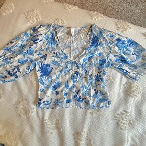 H&M Floral Blue and White Women's Top